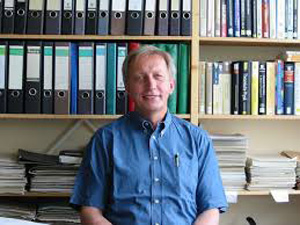 Herr Prof. Dr. Reinhart Kögerler